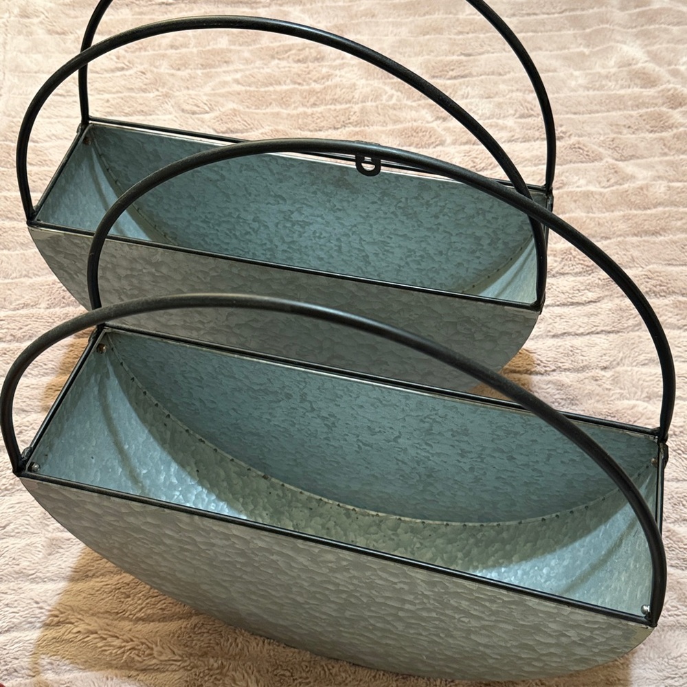 Set of 2 metal wall decor cubbies/accents